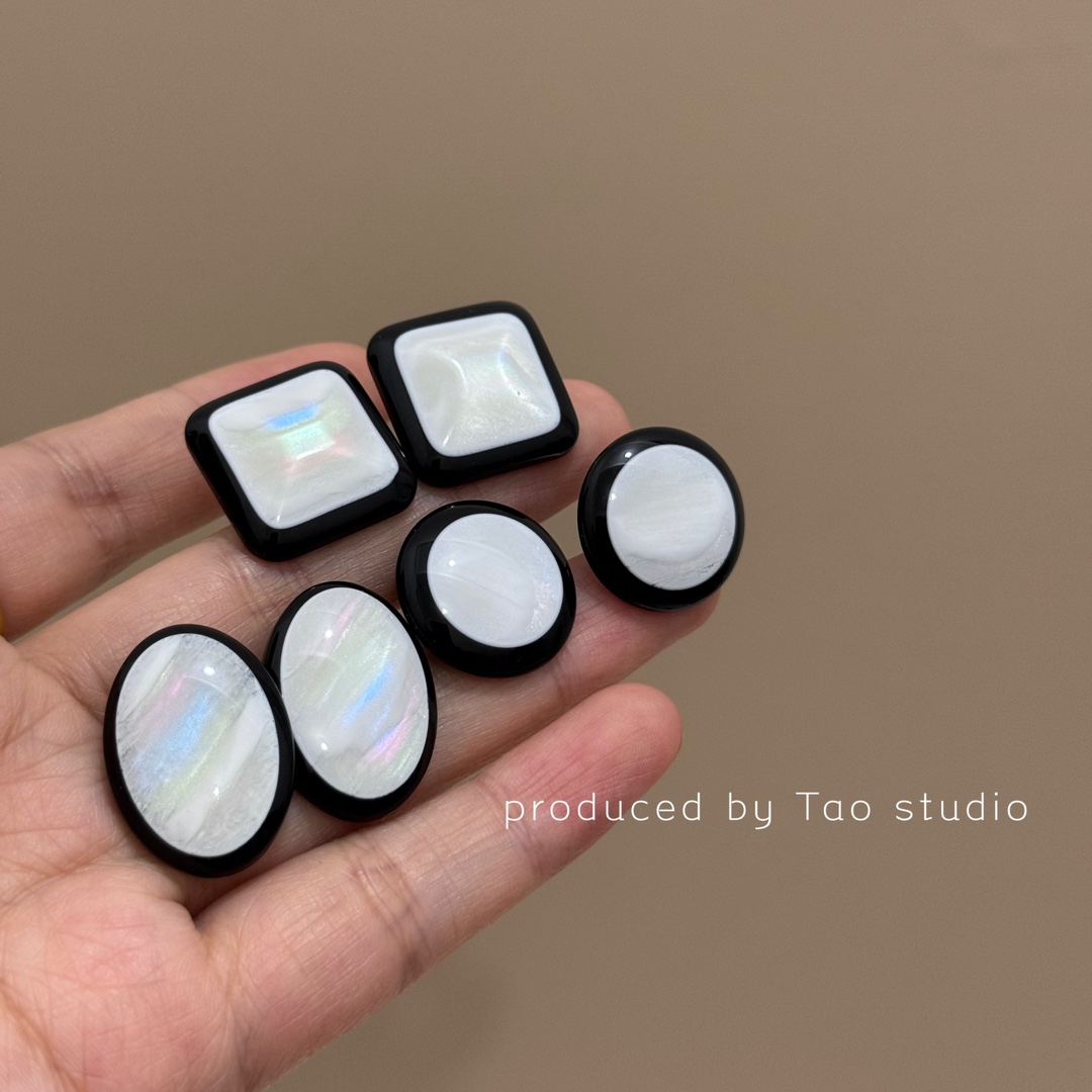 Elegant women's retro square geometric earrings