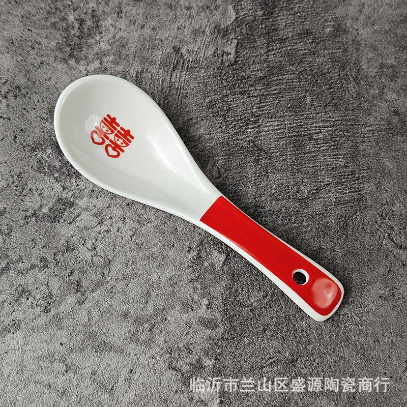Pequeño al por mayor cuchara de cerámica roja cuchara de condimento para ancianos cuchara doble cuchara de boda mango rojo multi-estilo