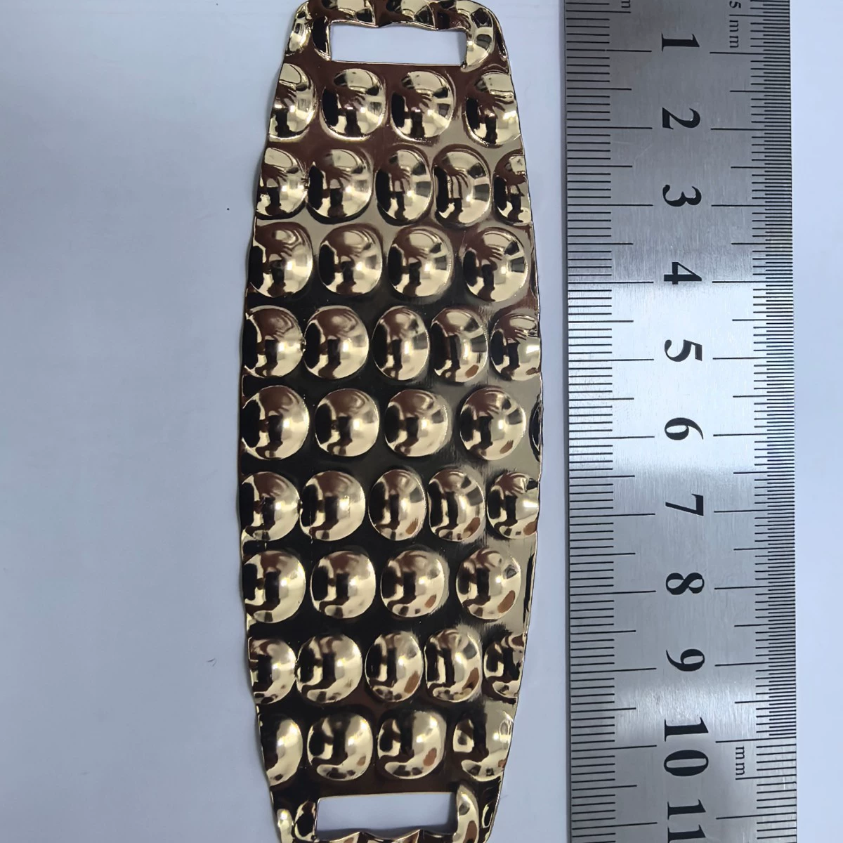 Одежда Аксессуары Пояс Цепь Украшения 39 на 110 мм Металлические блестки Золотые вогнутые и выпуклые железные кусочки