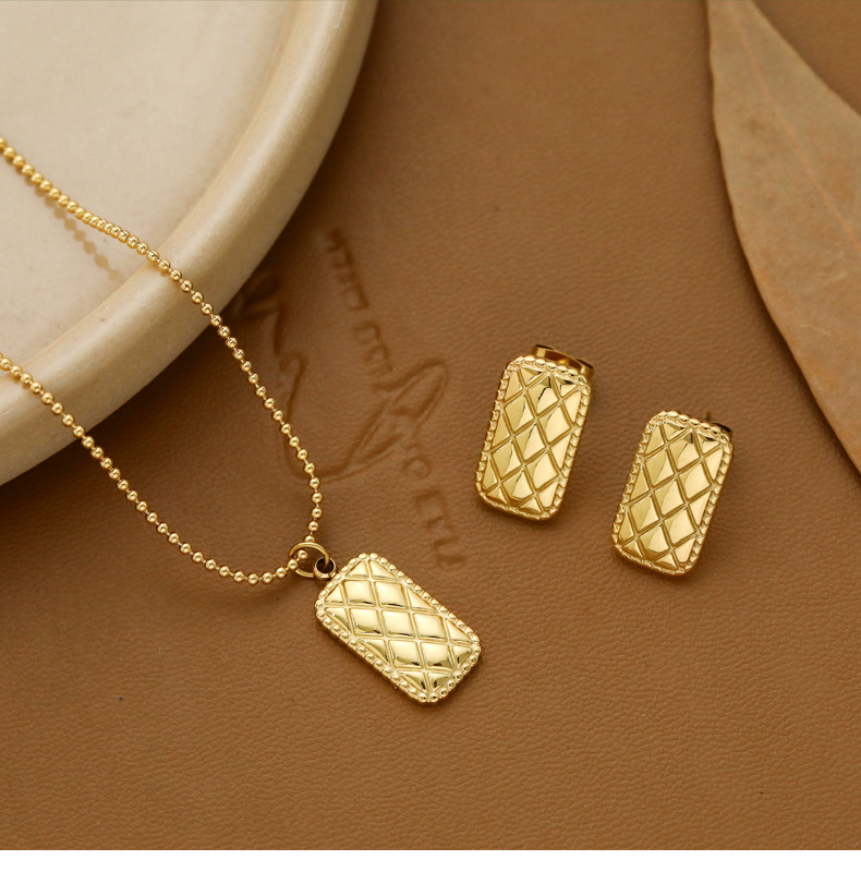 Fashion Lingge Titanium Steel Womenu0027S Earrings Necklace