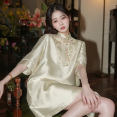 [Lan Zhiyi Shang] 夏の新しい国民風の新しい中国ドレス、レトロなファッション気質の刺繍入りミッドスリーブスカート