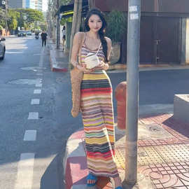 多巴胺无袖针织连衣裙女装夏季彩色艺术生条纹吊带遮肚子背心长裙