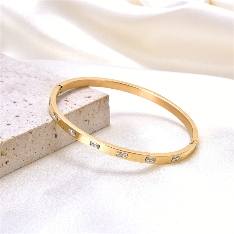 Solid Color Pattern Women'S Gender PVD Coated Real Gold Plated Solid Color Stainless Steel Streetwear Waterproof Non Tarnish Bangle