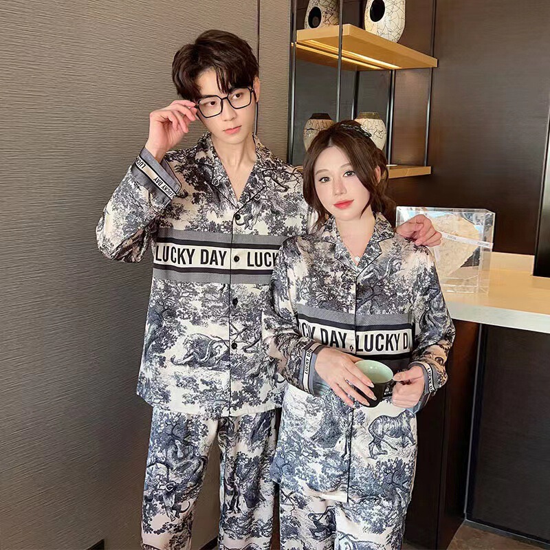 D Home Aogaoding Ink Jungle Ice Silk Pajamas Female Male Royal Sister Spring and Autumn Fashion Cool Couple Home Clothes suit D Home Aogaoding Ink Jungle Ice Silk Pajamas Female Male Royal Sister Spring and Autumn Fashion Cool Couple Home Clothes suit