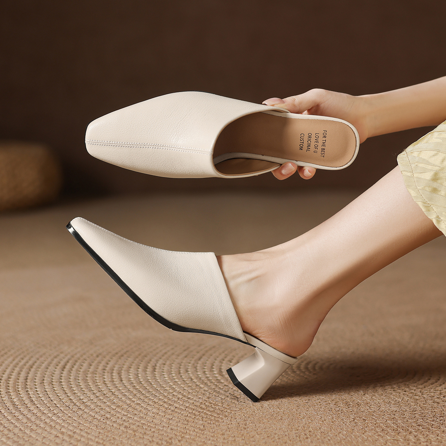 Giày sandal cao gót nữ hở mũi da bò gót thô 5 cm — đen