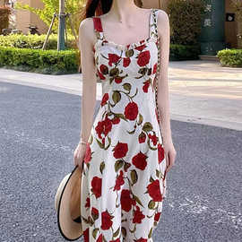 过膝玫瑰花吊带裙2024夏新款韩式收腰显瘦御姐感度假中长裙