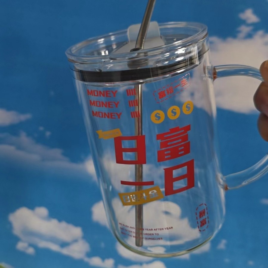 Resistente al calor ins Internet celebridad de gran capacidad de alta temperatura de vidrio borosilicato resistente elevar taza de agua con tapa y paja taza al por mayor