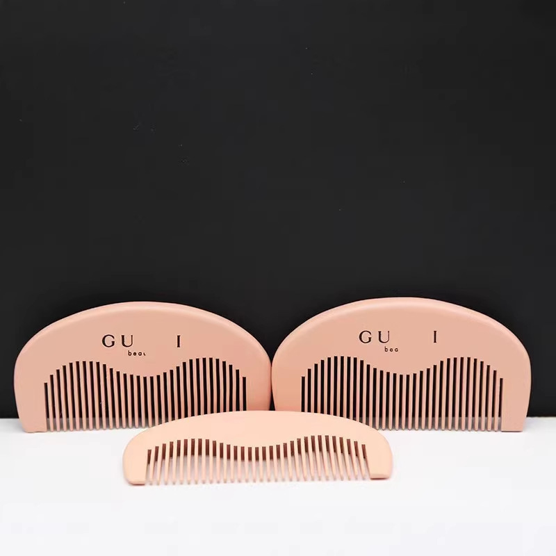 In-Stock Gucci Pink Peach Wood Comb with Logo, Portable Mini Comb for Girls, Cute Internet Celebrity Gift Set Comb In-Stock Gucci Pink Peach Wood Comb with Logo, Portable Mini Comb for Girls, Cute Internet Celebrity Gift Set Comb