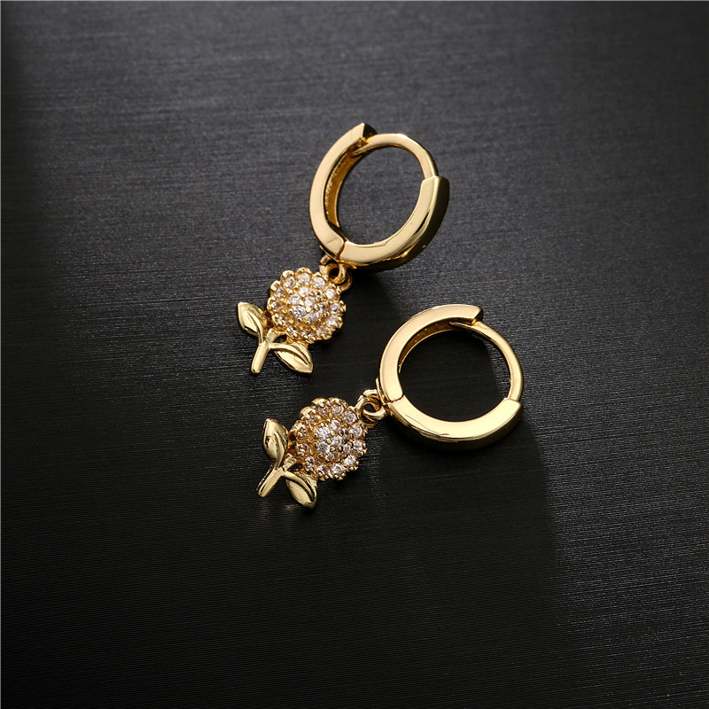 Retro Copper Micro-inlaid Zircon Sunflower Earrings display picture 2