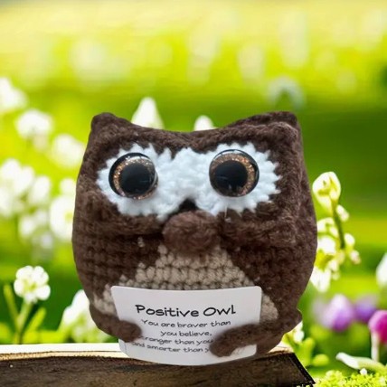 国境を越えてアマゾンの毛糸を販売している手作りのニット鉤織動物ペンギンは積極的に面白い減圧人形が座っている