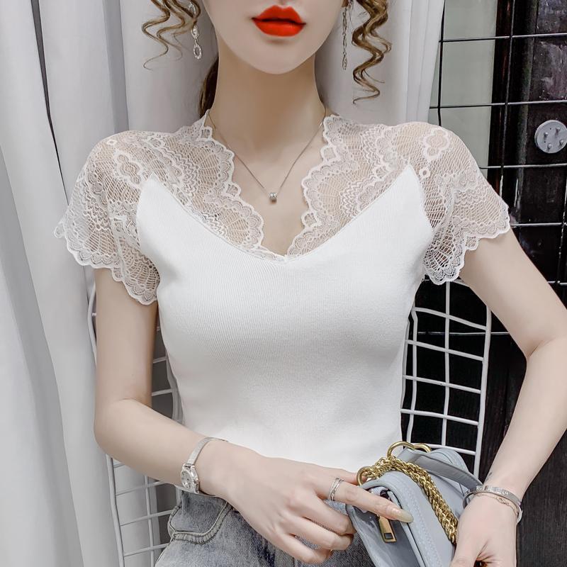 Lace Splicing Bottoming Vest for Women 2025 Spring and Summer V Neck Sleeveless Knitwear for Outer Wear with Beautiful Back and Suspbottomer Top Lace Splicing Bottoming Vest for Women 2025 Spring and Summer V Neck Sleeveless Knitwear for Outer Wear with Beautiful Back and Suspbottomer Top
