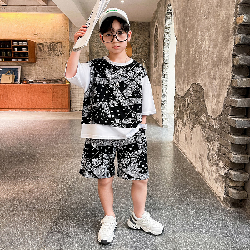 Boy Summer wear suit 2021 new pattern Western style CUHK motion Two piece set children Short sleeved summer Korean Edition The tide.