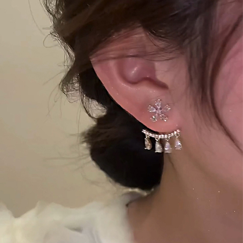 1 Paire Sucré Les Gouttelettes D'eau Fleur Incruster Argent Sterling Le Cuivre Zircon Boucles D'oreilles display picture 2