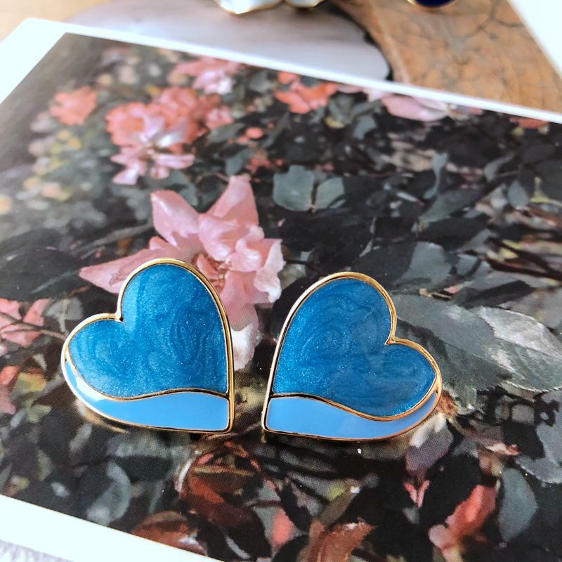 Nihaojewelry Jewelry Wholesale Enamel Glaze Flower Stitching Blue Heart Stud Earrings display picture 3