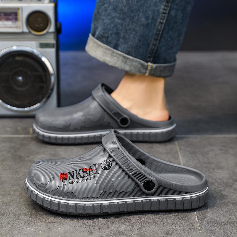 Fashionable Casual Large-Size Non-Perforated Clogs for Men, Summer Outdoor Beach Sandals, Solid Color Closed-Toe Chef Slippers