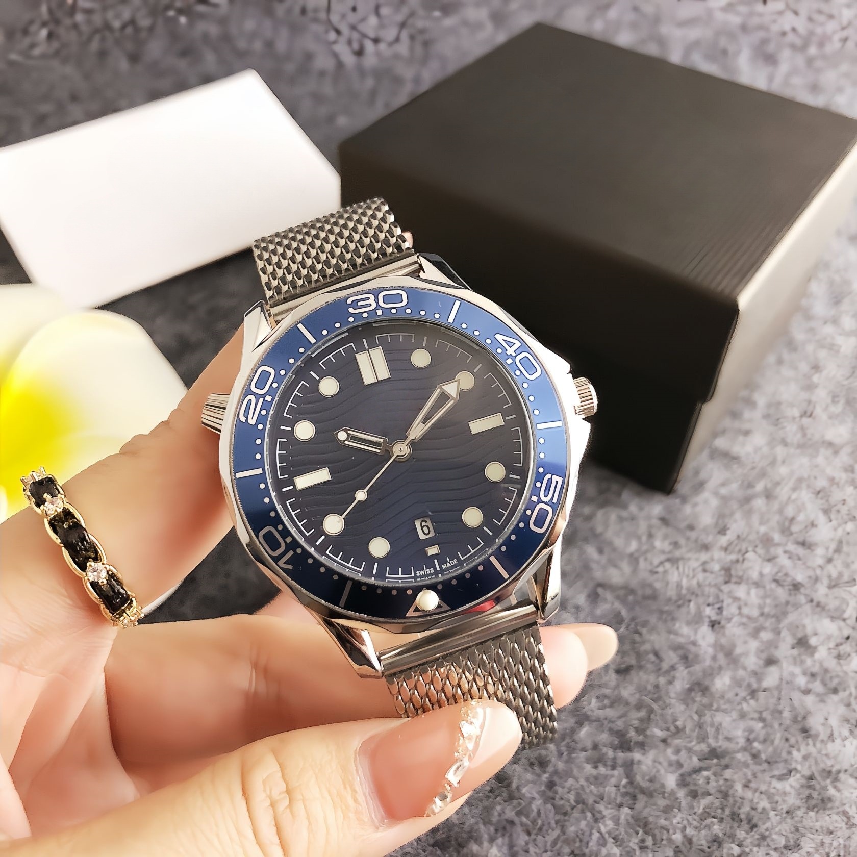 Mesh Belt Watch Student Trend Simple Business Men's Watch Calendar Waterproof Luminous Fashion Men's 2025 New Style