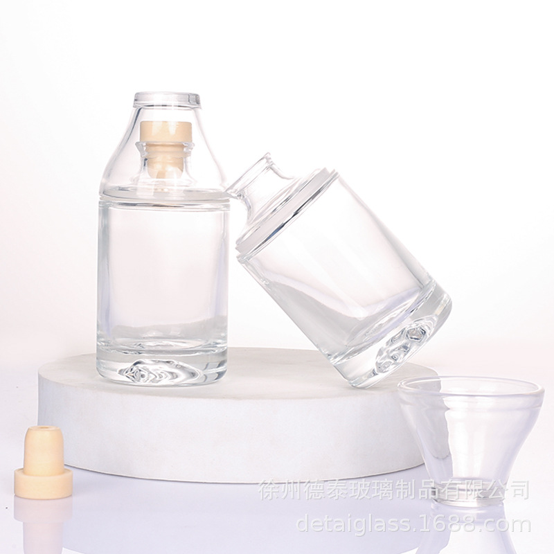 Nueva botella de vino vacía de cristal 100ml con la botella de vino blanca hecha en casa de la taza