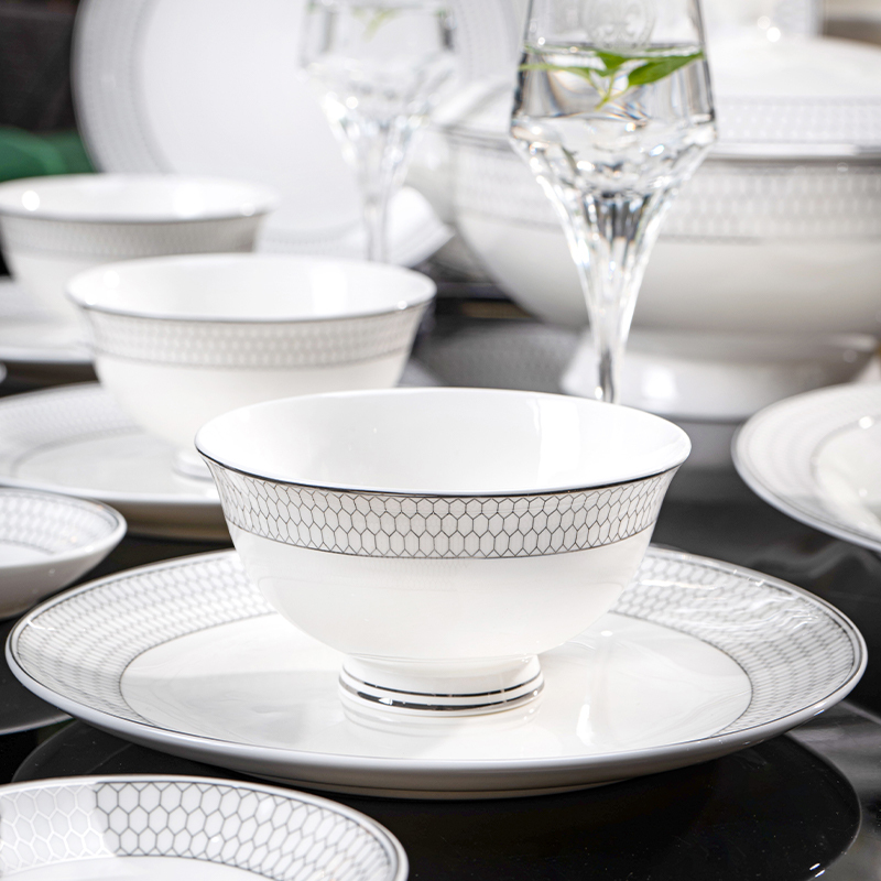 Bone China French-Style Light Luxury Dinnerware Set 6-Piece New Home-Use Housewarming Wedding Gift Jingdezhen Bowls and Plates Bone China French-Style Light Luxury Dinnerware Set 6-Piece New Home-Use Housewarming Wedding Gift Jingdezhen Bowls and Plates