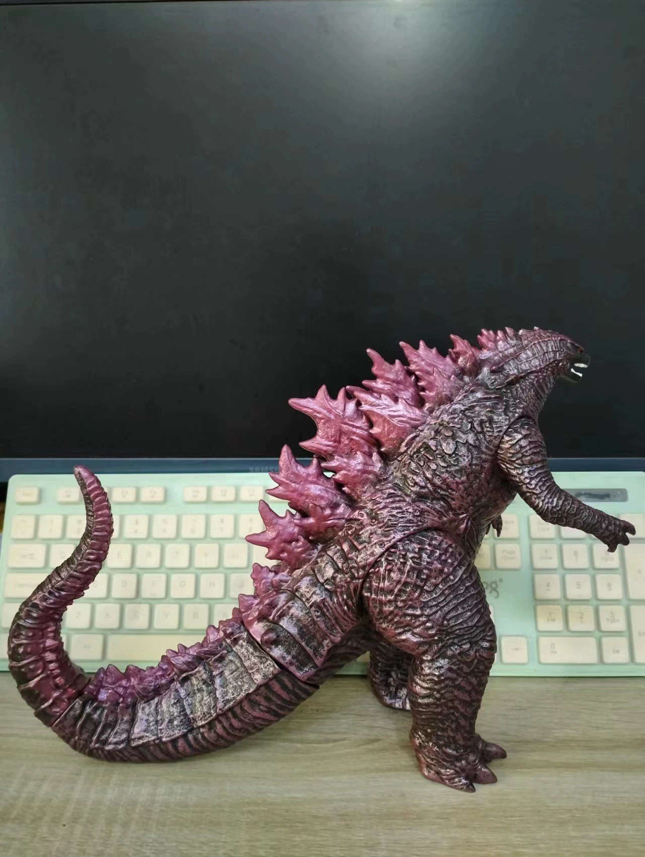 大型モンスタービニールソフトラバーウルトラマンモンスターおもちゃ男の子子供のおもちゃ夜市景勝地露店モンスター