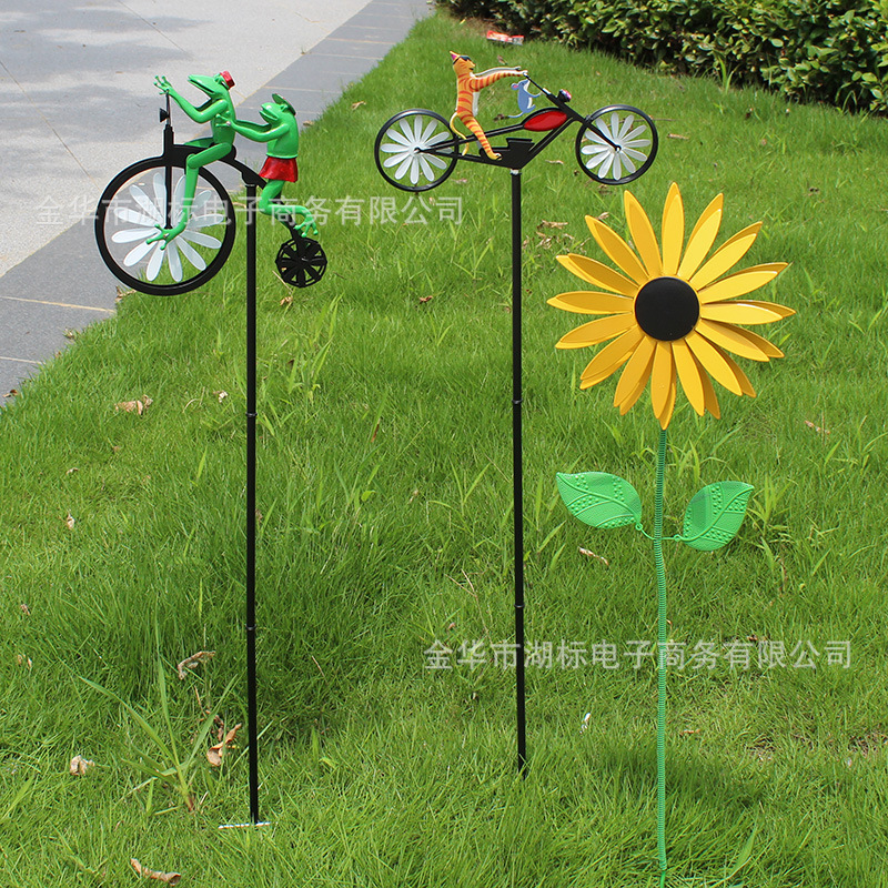 Rana vendedora caliente transfronteriza Ciclismo Bicicleta molino de viento de hierro forjado animal motocicleta jardín artesanías decorativas