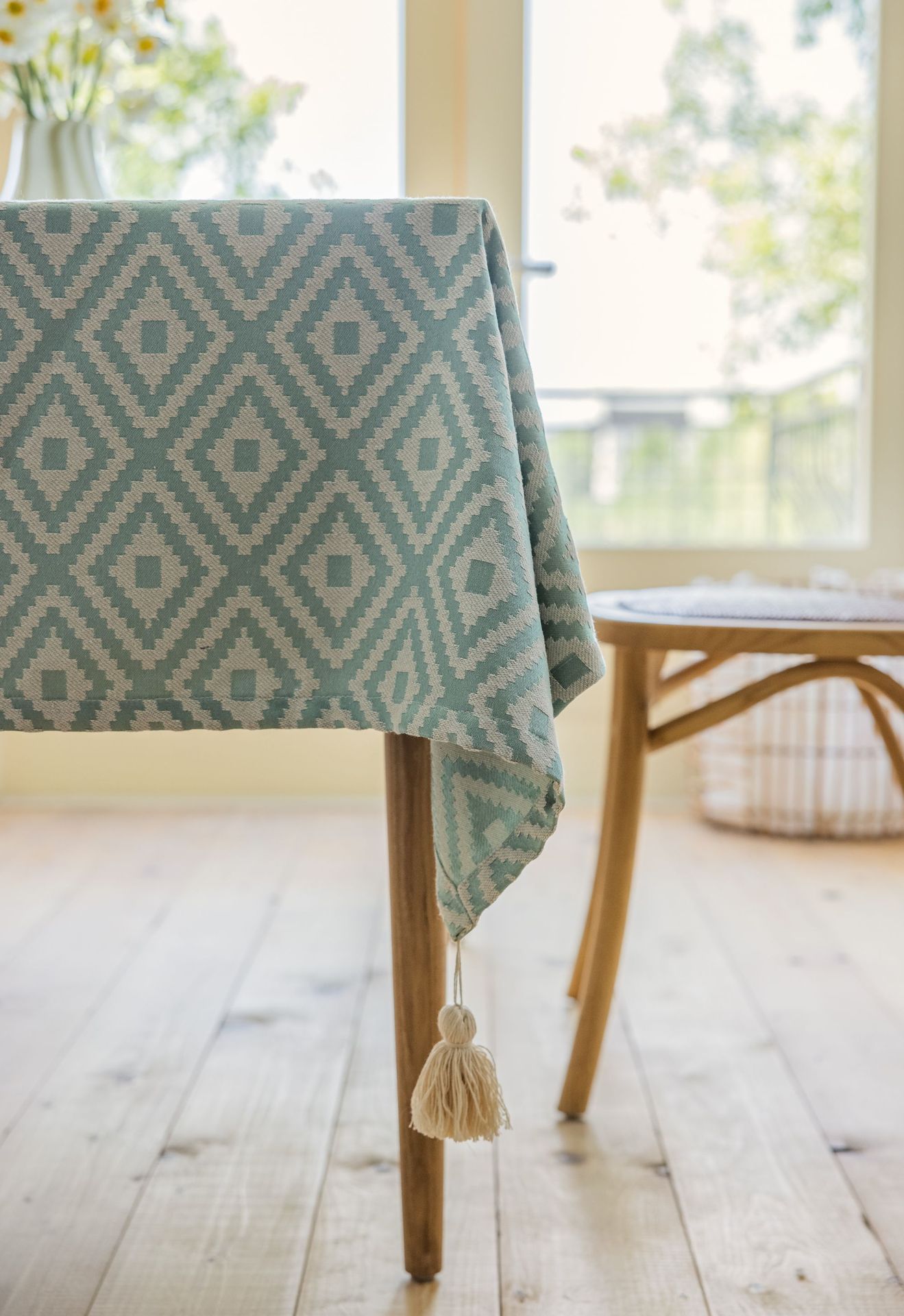 绿色小菱形 四个白流苏