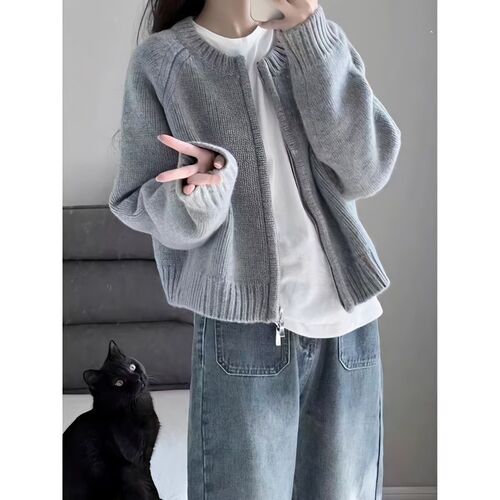 Gray short sweater coat, women's spring and autumn 2025 new style loose zipper cardigan, long-sleeved knitted top