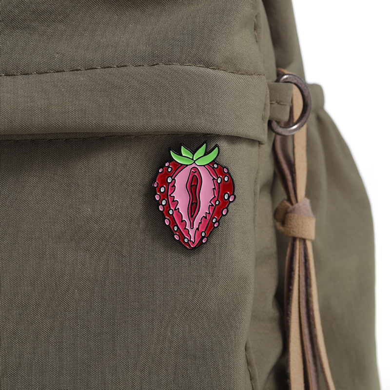 Cartoon Style Cute Sweet Fruit Strawberry Zinc Alloy Plating Unisex Brooches display picture 5