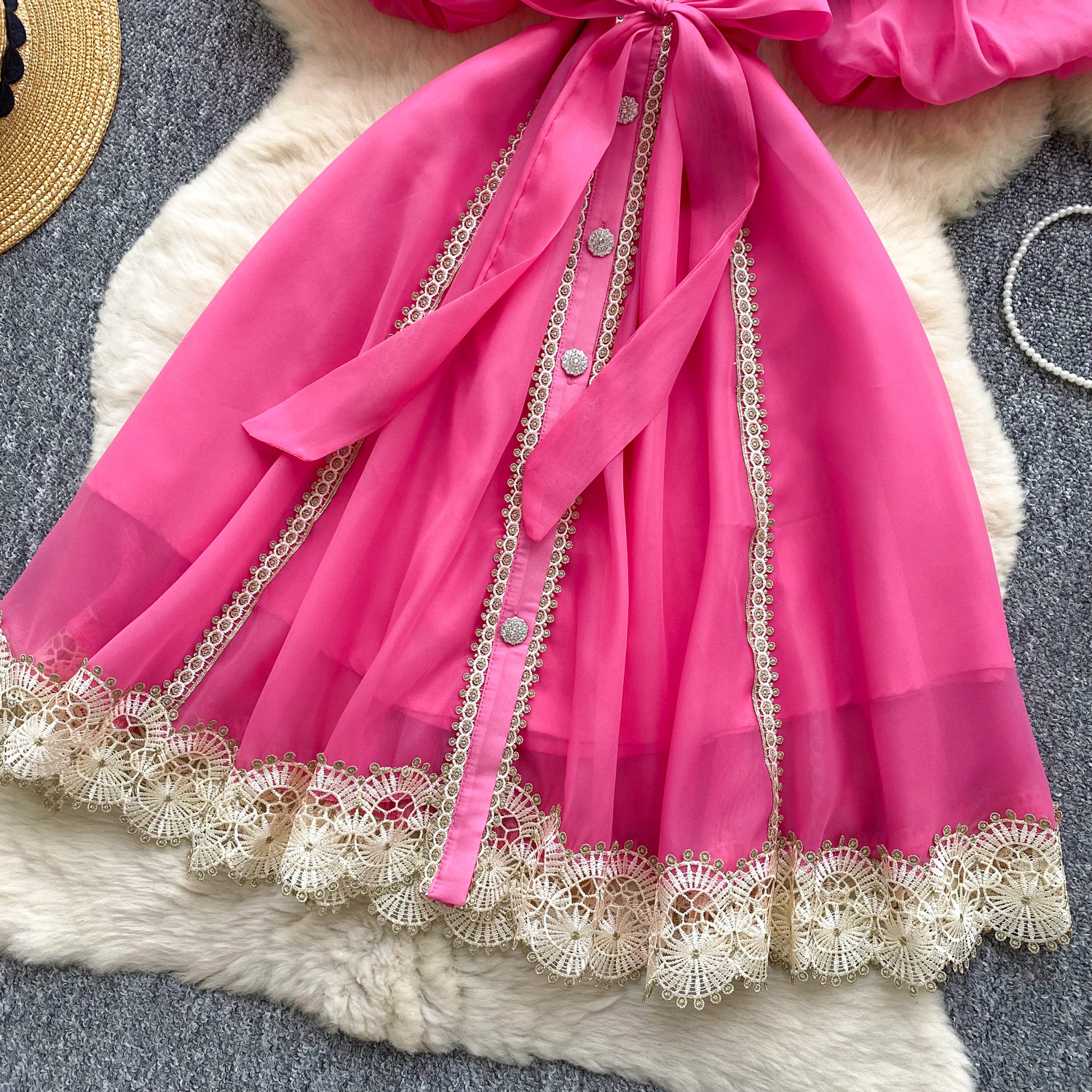 Women's Clothing Niche Retro Palace Style Heavy Lace Splicing Tie Waist Lantern Sleeve Mesh Dress_ecoleips.com