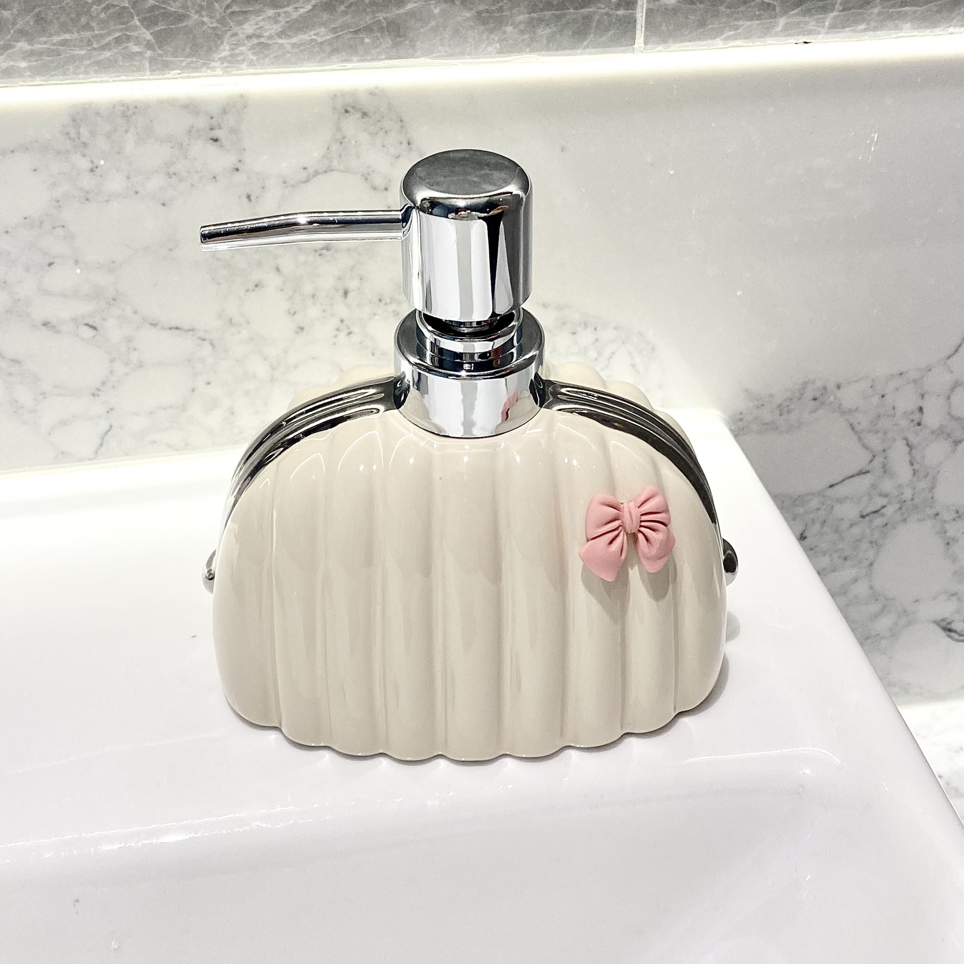 Crema estilo desinfectante de manos botella baño lavado de mesa Botella de loción Gel de ducha Champú de tipo de prensa sub-botella vacía