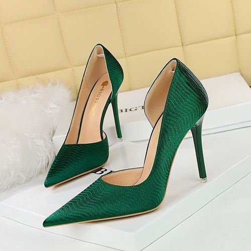 1298-6 Banquet High Heels, Thin Heels, Ultra High Heels, Shallow Mouth, Pointed Side Hollow Wave Embossed Satin Single Shoes