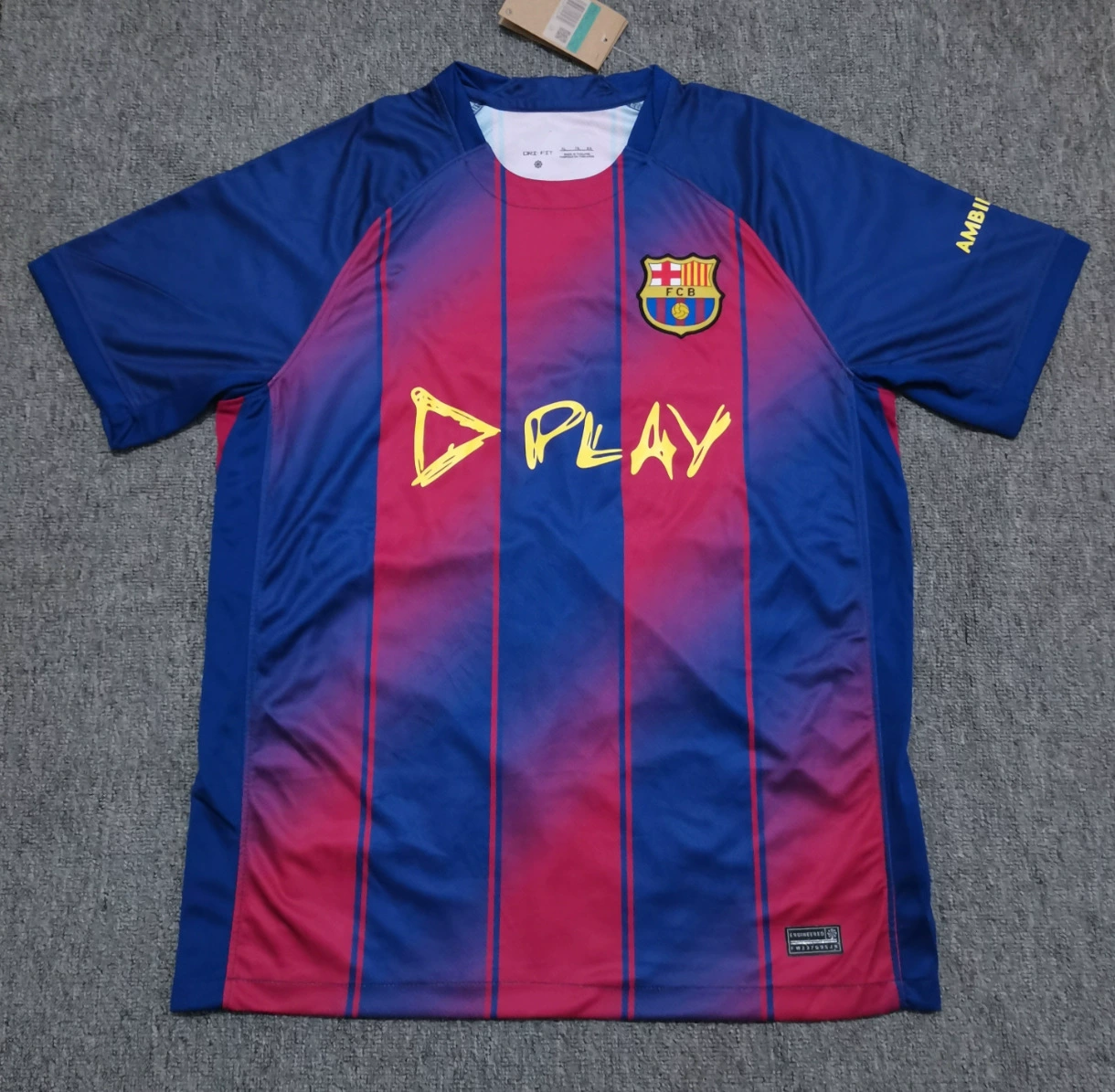 Футбольная футболка, разные клубные дизайны (Atlanta, Barcelona, Lisbon, South Africa), размеры S–XXL