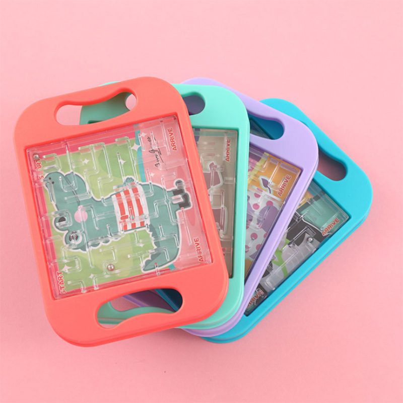 Juguetes al por mayor del mercado nocturno brillante cuadrado colocado en el anillo de puesta en tierra para empujar el parque de regalos de la cabina