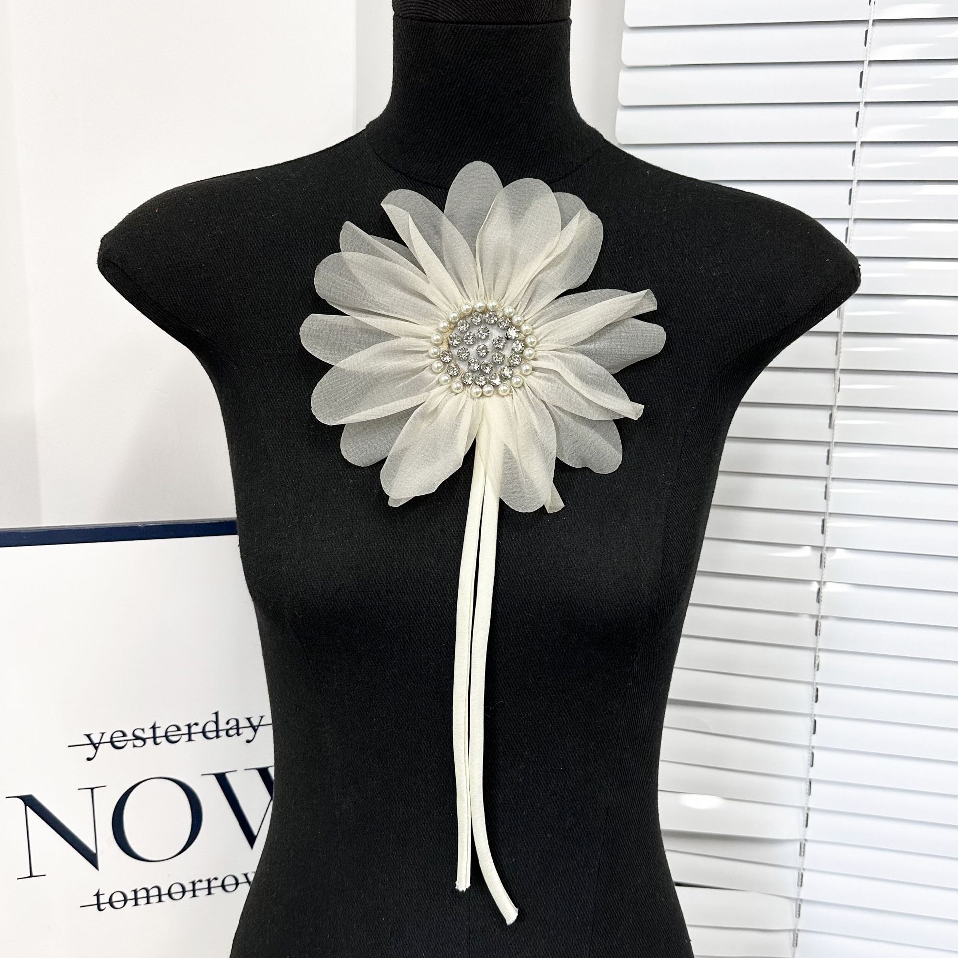Accesorios para el cabello retro de encaje tricolor gran flor accesorios para el cabello collares zapatos sombreros maletas vestidos dulce decoración flor de pecho image 5