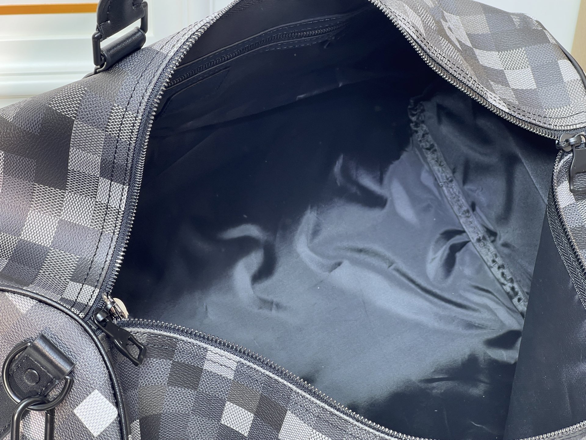 Large Capacity Travel Bag For Sports And Weekend Trips_voghion.com