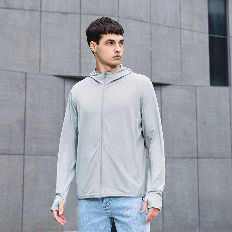 남성 먼 산 애쉬