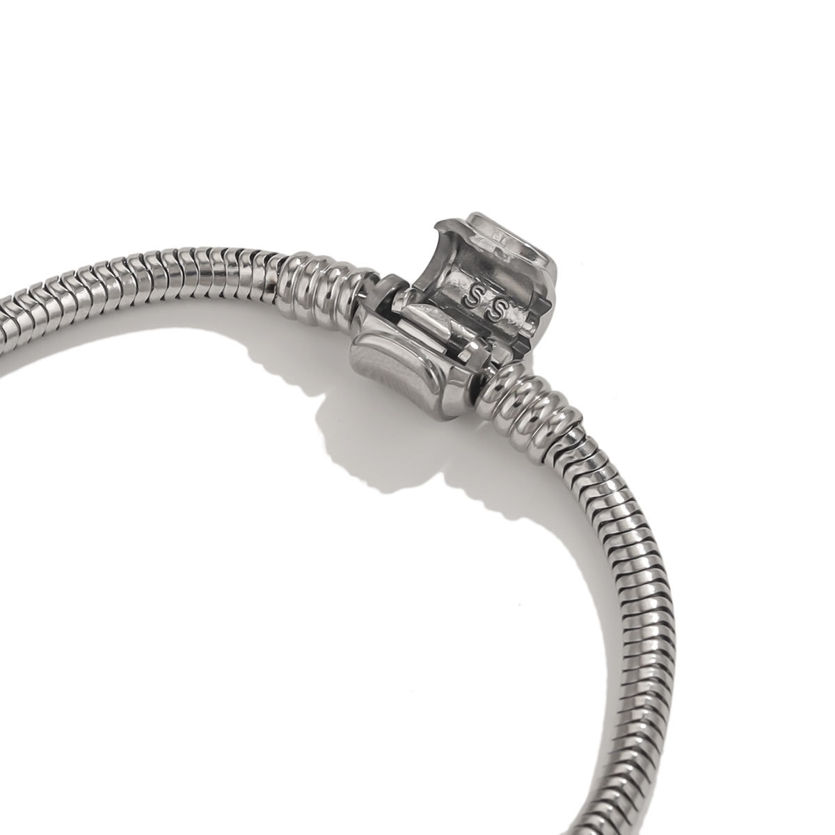 1 Piece Quantity Simple Style Classic Style Geometric Heart Shape 304 Stainless Steel Snake Chain Jewelry Accessories In Bulk
