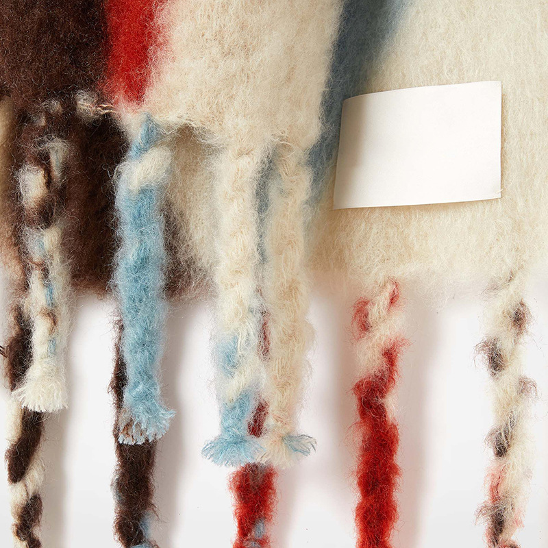 Semplice ed elegante, spesso scialle in imitazione cashmere Jil's e la stessa calda sciarpa in mohair per l'autunno e l'inverno_voghion.com