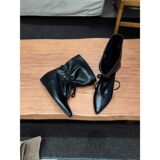 màu đen