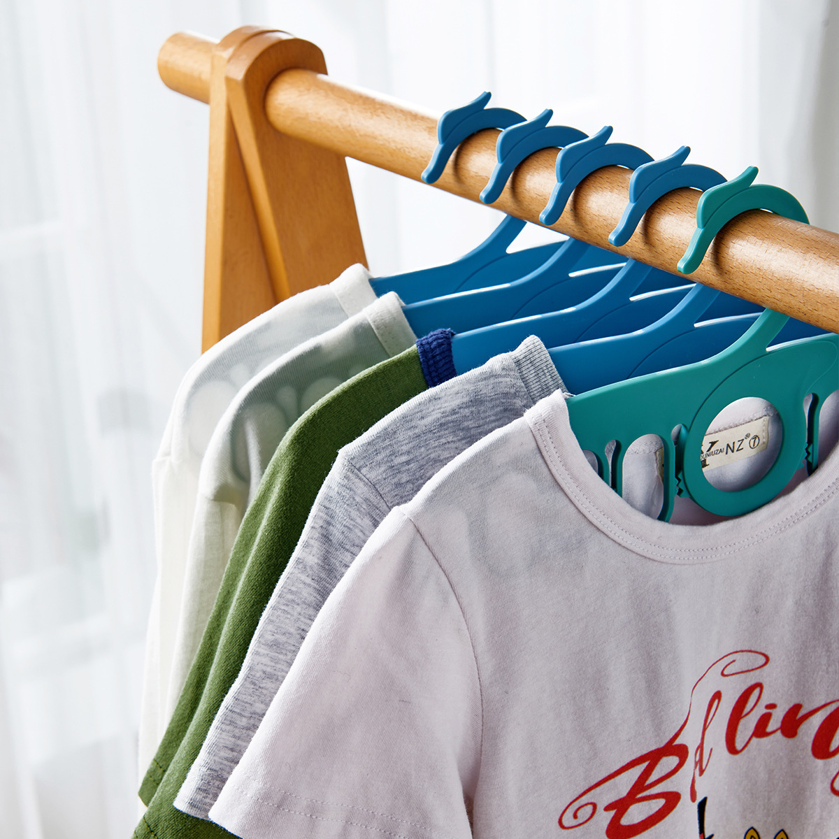 Percha de ropa multifuncional percha de ropa antideslizante sin costuras percha de ropa porosa de dibujos animados dormitorio guardarropa percha de ropa ahorro de espacio