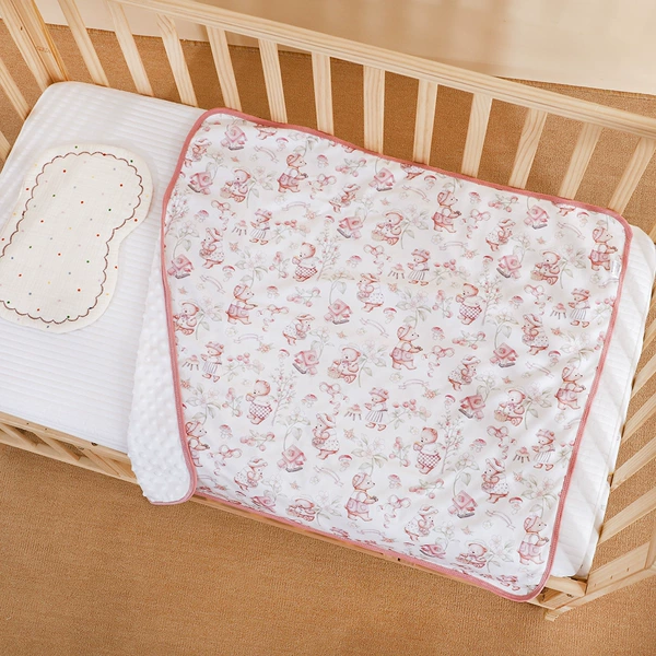 Hemmed Beanie Quilt-Little Bear Couple