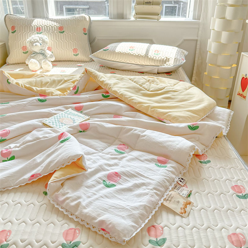 Estera de látex de seda de hielo de verano Juego de cuatro piezas de edredón fresco de verano 2025 nuevo edredón de aire acondicionado cama de dormitorio juego de cuatro piezas de edredón de verano