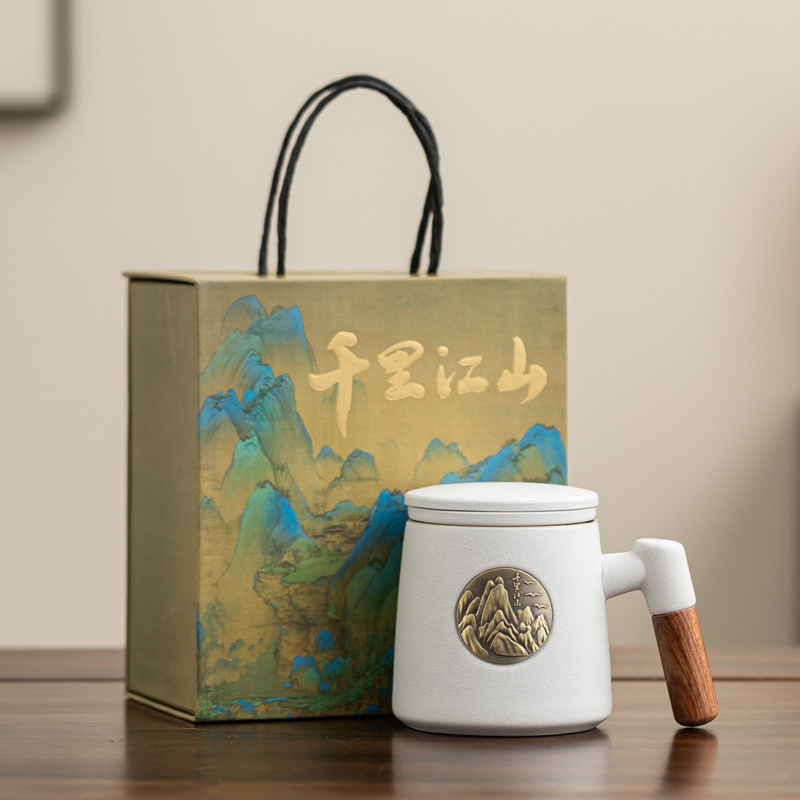 Taza de cerámica en relieve medalla de bronce con tapa caja de regalo taza de café taza de agua empresa regalo de mano tallado logotipo