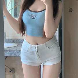 美式辣妹高腰白色牛仔短裤女夏季紧身显瘦直筒弹力提臀百搭热裤子