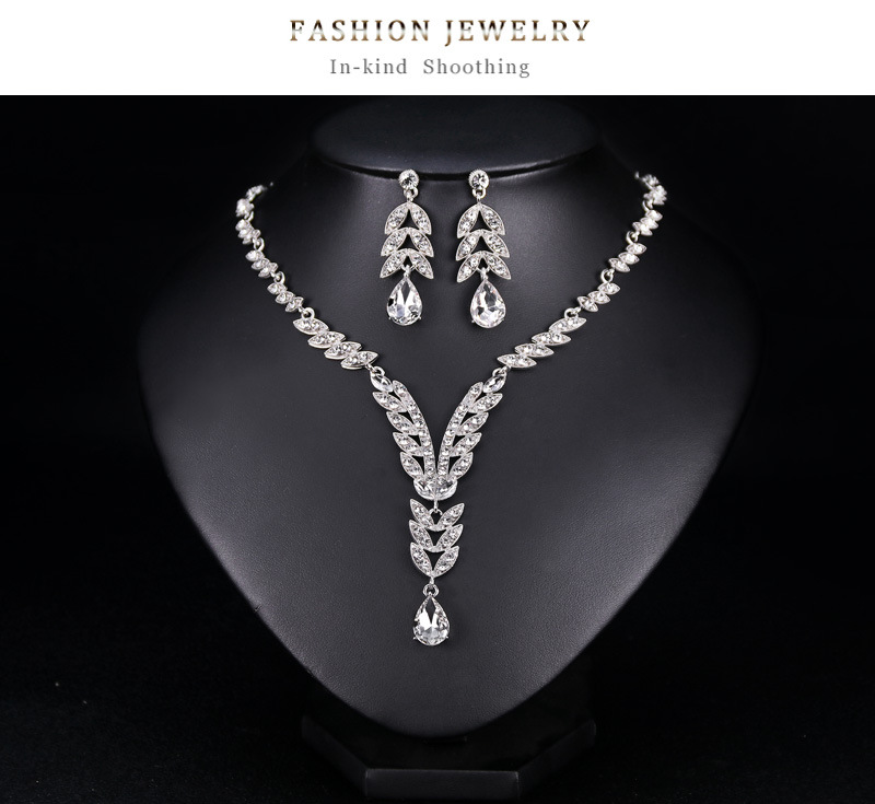 1 Set Elegant Leaf Water Droplets Alloy Glass Inlay Rhinestones Women's Earrings Necklace display picture 3