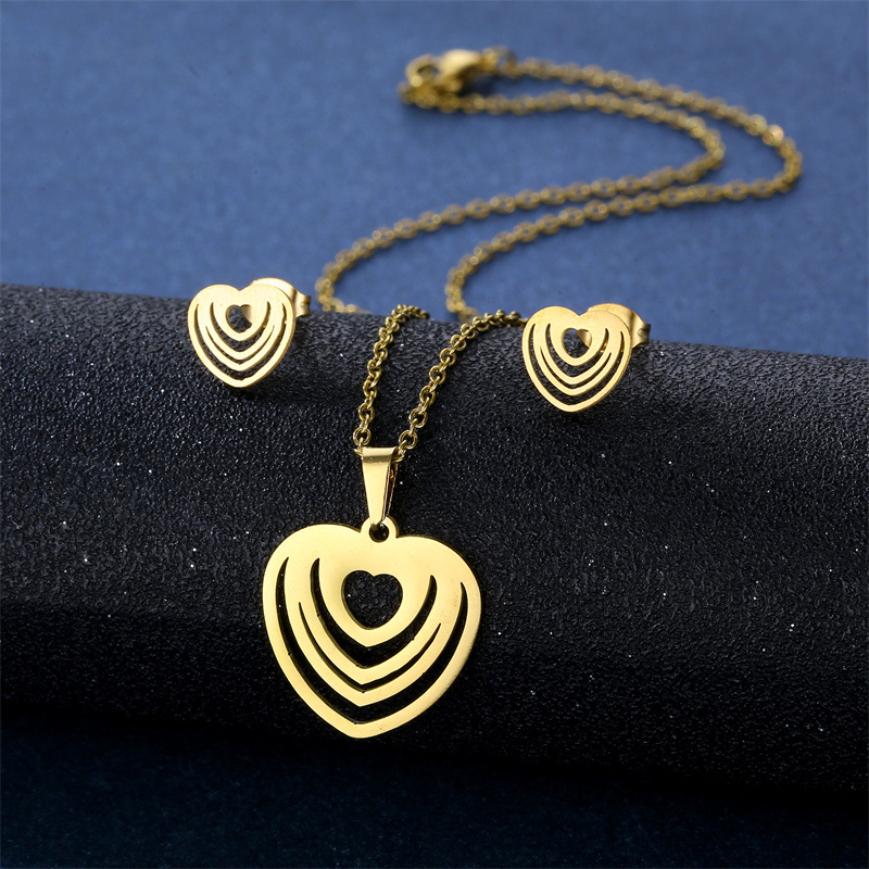 Womenu0027S Simple Style Heart Stainless Steel Titanium Steel Pendant Necklace Jewelry Sets