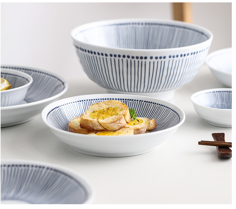 邱晓纯--蓝线条餐具_14.jpg