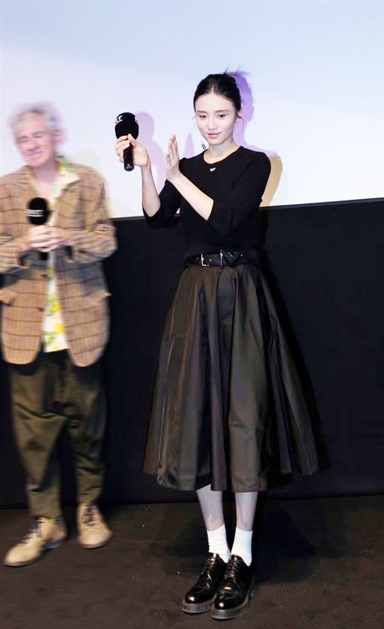 0913-05 宋佳同款圆领修身针织毛衣+大摆半裙套装送腰包