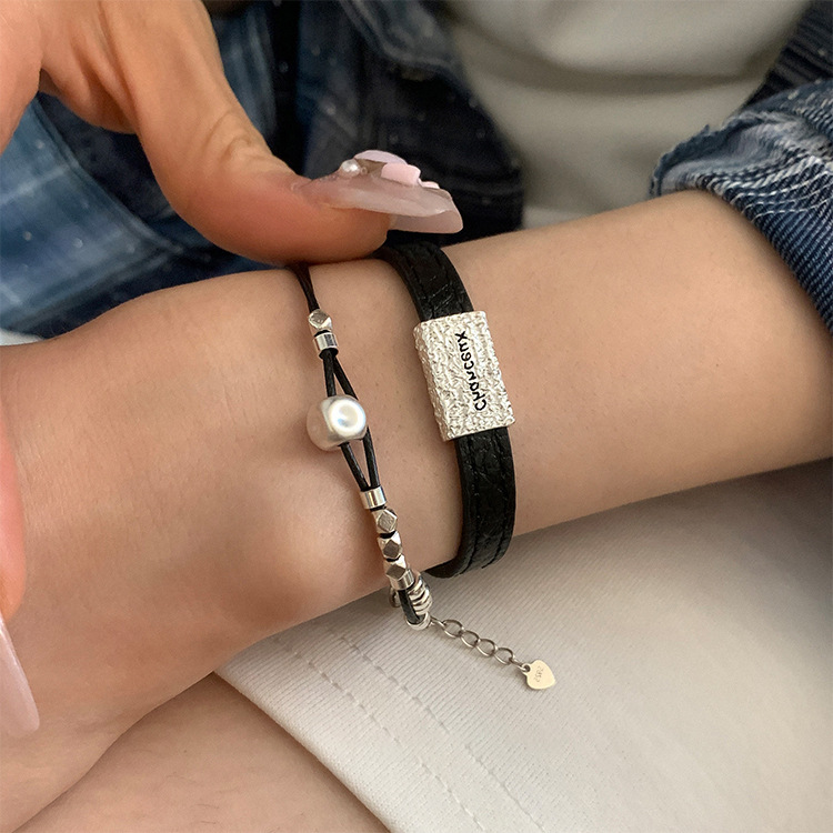 Irregular metal leather bracelet women's design sense niche retro personality simple all-match temperament bracelet bracelet Irregular metal leather bracelet women's design sense niche retro personality simple all-match temperament bracelet bracelet