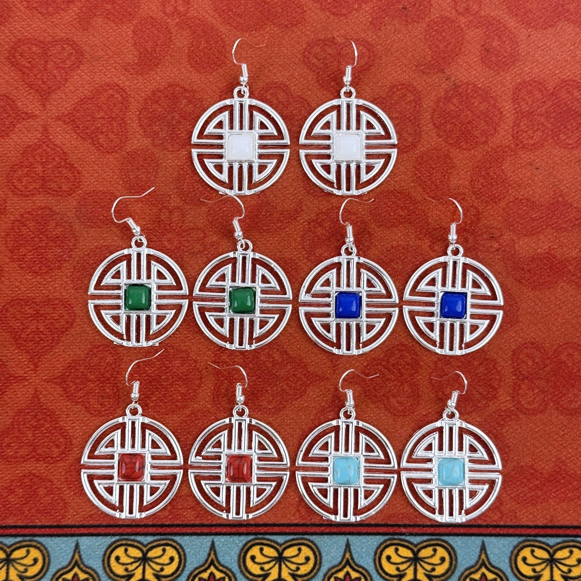 Монгольский элемент имитация серебряных благоприятных сережек, нишевых уникального дизайна повседневные короткие серьги-серьги классического китайского стиля