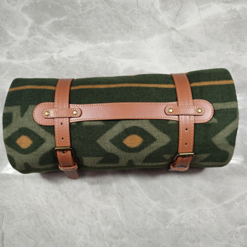 Cash supply fleece blanket leather handle picnic mat PU hand-held beach pad waterproof mat leather strap